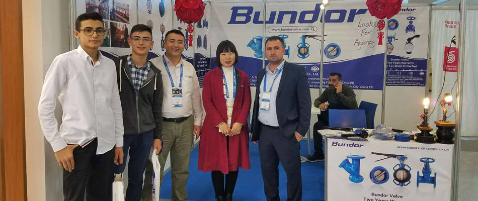 般德閥門(mén)與客戶(hù)土耳其展會(huì)合影